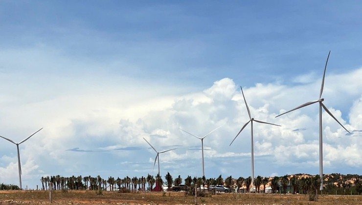 Nhà tôi cần bán lô hơn 1,6 sào xã Phan Rí Thành cách đường 230m, gần biển 2,9km. Tổng giá hết 333 triệu (Sổ riêng)